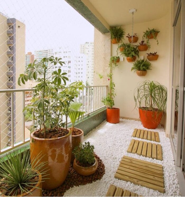 New ideas for a large and generous balcony