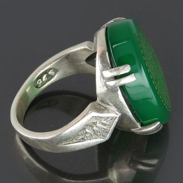 Green Agate Silver Ring with Religious Engravings "Wa In Yakad, Wa Man Yattaqillah, Nade Ali"