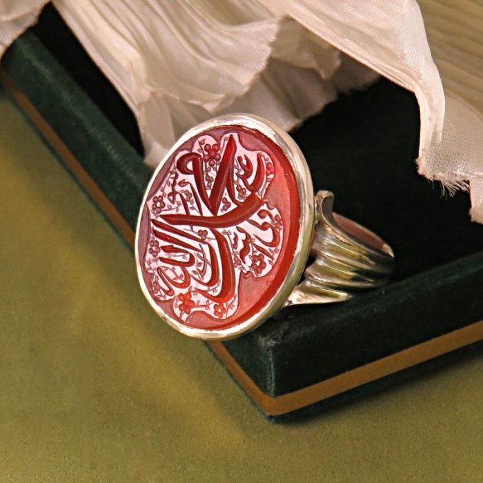 Handcrafted Men's Silver Ring with Red Agate: Engraved with 'Muhammad Rasul Allah' and 'Ali Wali Allah