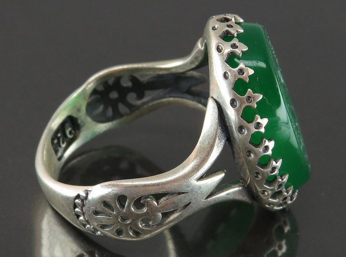 Beautiful Engraved Green Agate Silver Ring with "Ya Ali Ibn Musa Al-Reza"